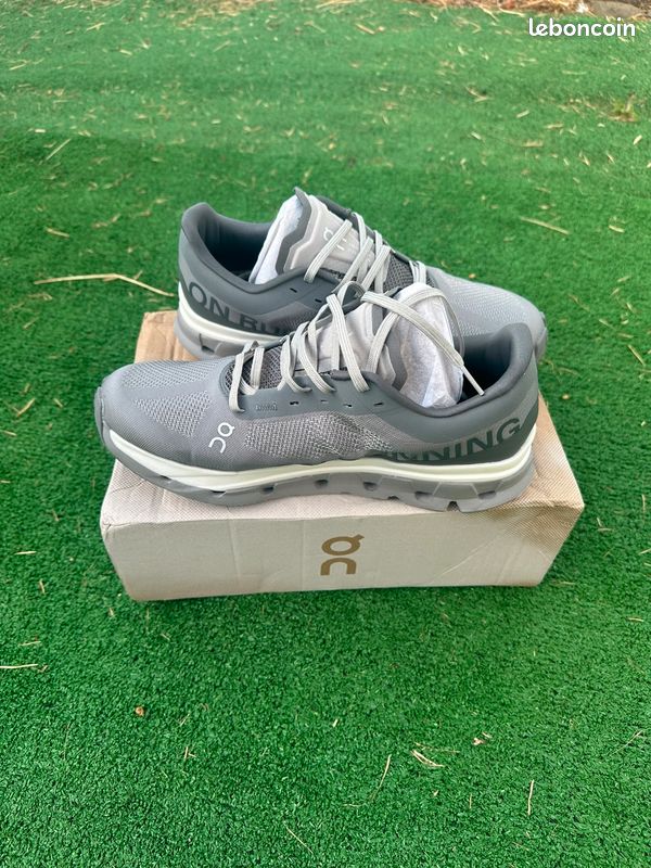 Chaussure On Cloudflow 5 neuves taille 43 (image 5)