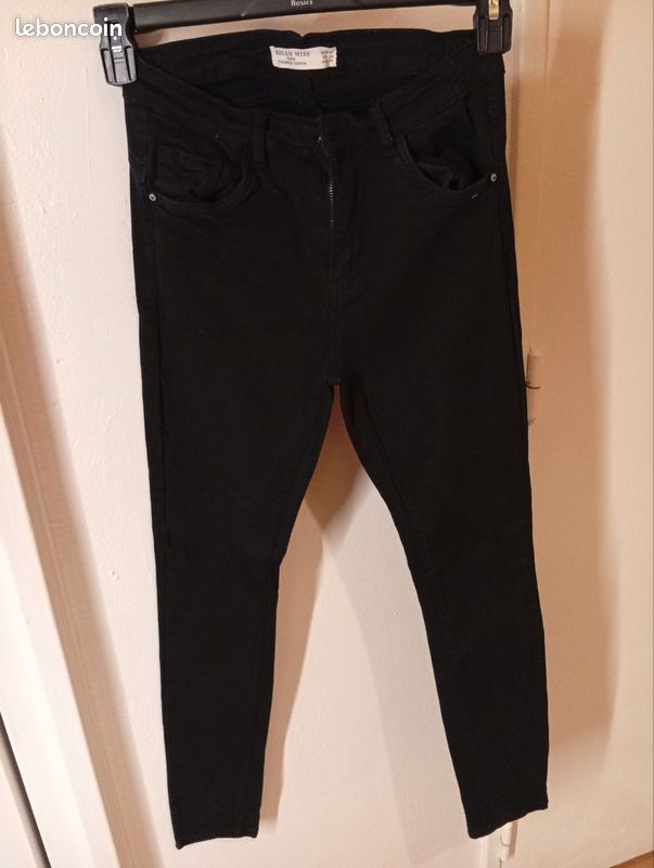 Lot de 30 Pantalons Neufs - Vêtements