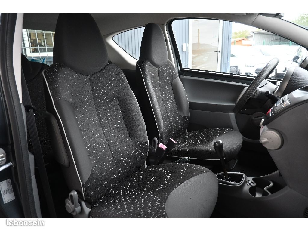 Peugeot 107 1.0e 12V 68ch BLUE LION Trendy (image 6)