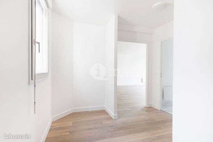 https://img.leboncoin.fr/api/v1/lbcpb1/images/03/47/6c/03476c851aa15a568d1ace547f6c846b16cbf486.jpg?rule=ad-image