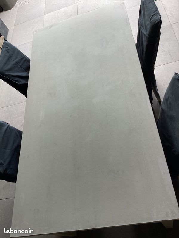 Ensemble table + chaises (image 3)