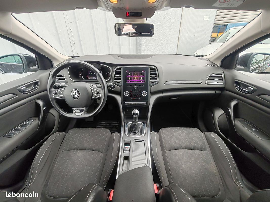RENAULT MEGANE IV 1.3 Tce ESTATE LIMITED (image 3)