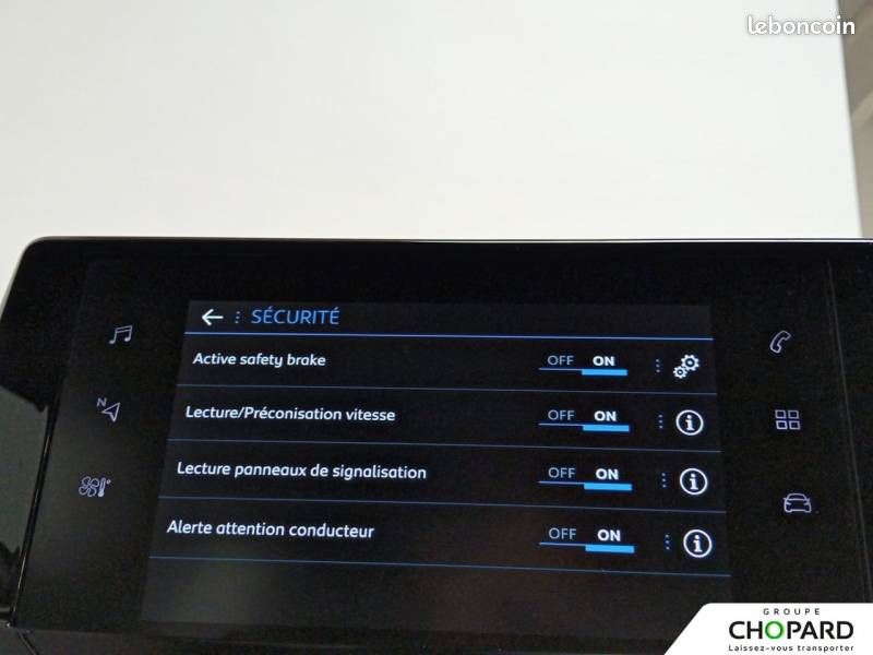 Peugeot 2008 PureTech 100 S&S BVM6 Style (image 17)