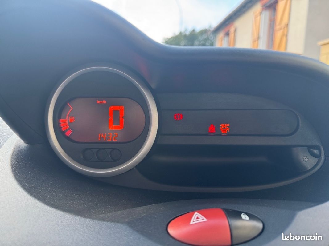 RENAULT TWINGO II 1.2 16v 75 eco2 Dynamique, Bluetooth, Climatisation, Carnet D'entretiens, Garantie 12 Mois (image 12)