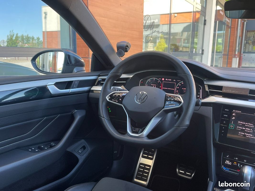 VOLKSWAGEN ARTEON SHOOTING BRAKE 2.0 TDI EVO SCR 150 DSG7 R-Line - TOIT OUVRANT - PNEUS NEUF (image 11)