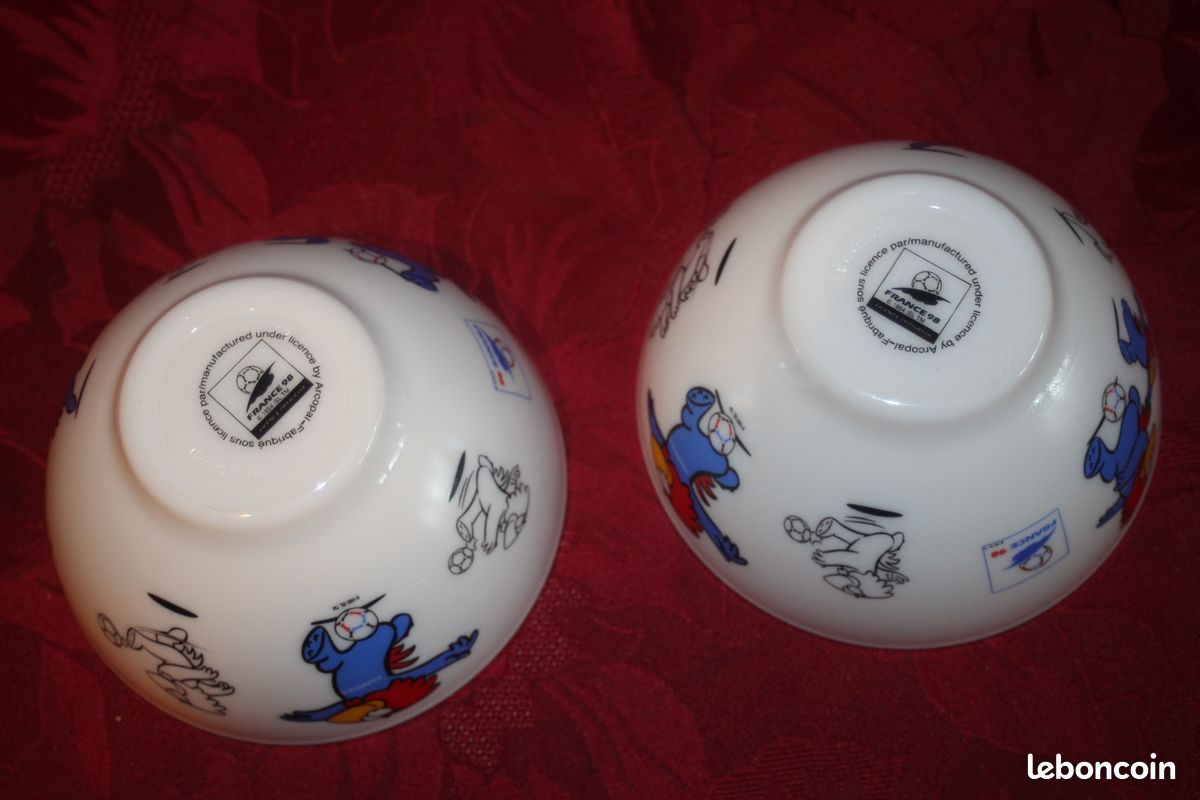 2 Bols Arcopal Coupe du Monde football FRANCE 98 - Collection