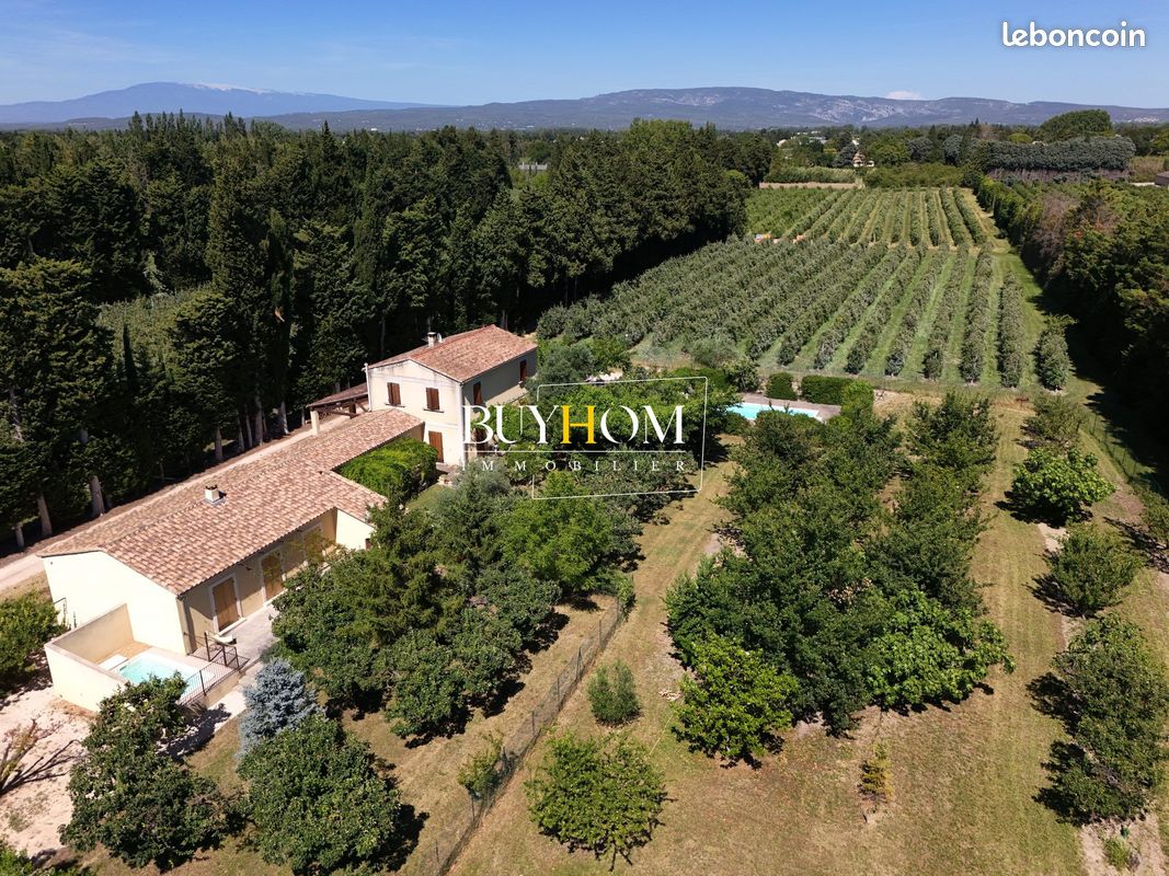 Maison 10 pièces 257 m² · à L'Isle-sur-la-Sorgue · 257 m² · 990 000 €