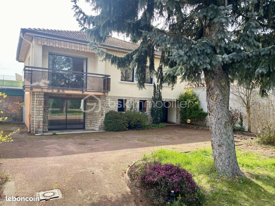Maison 6 pièces 144 m² · à Sainte-Foy-lès-Lyon · 144 m² · 420 000 €