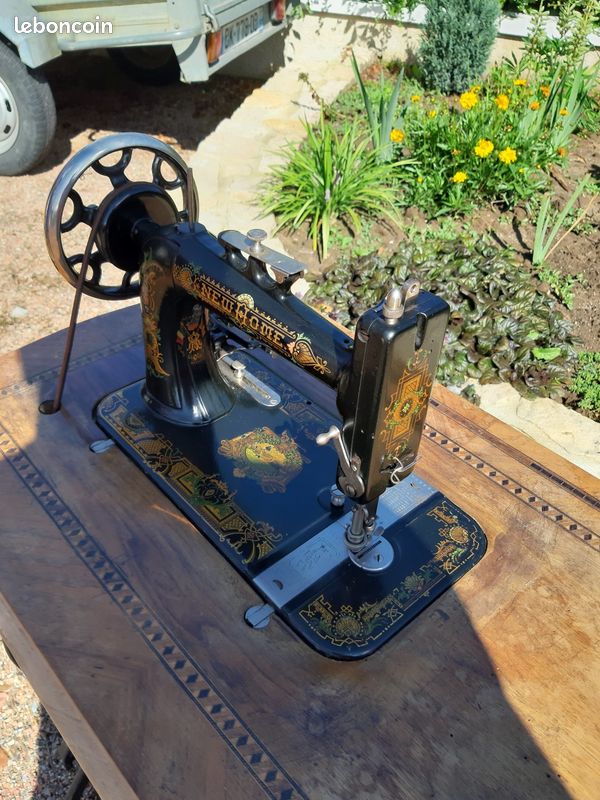 Machine à coudre ancienne (image 3)
