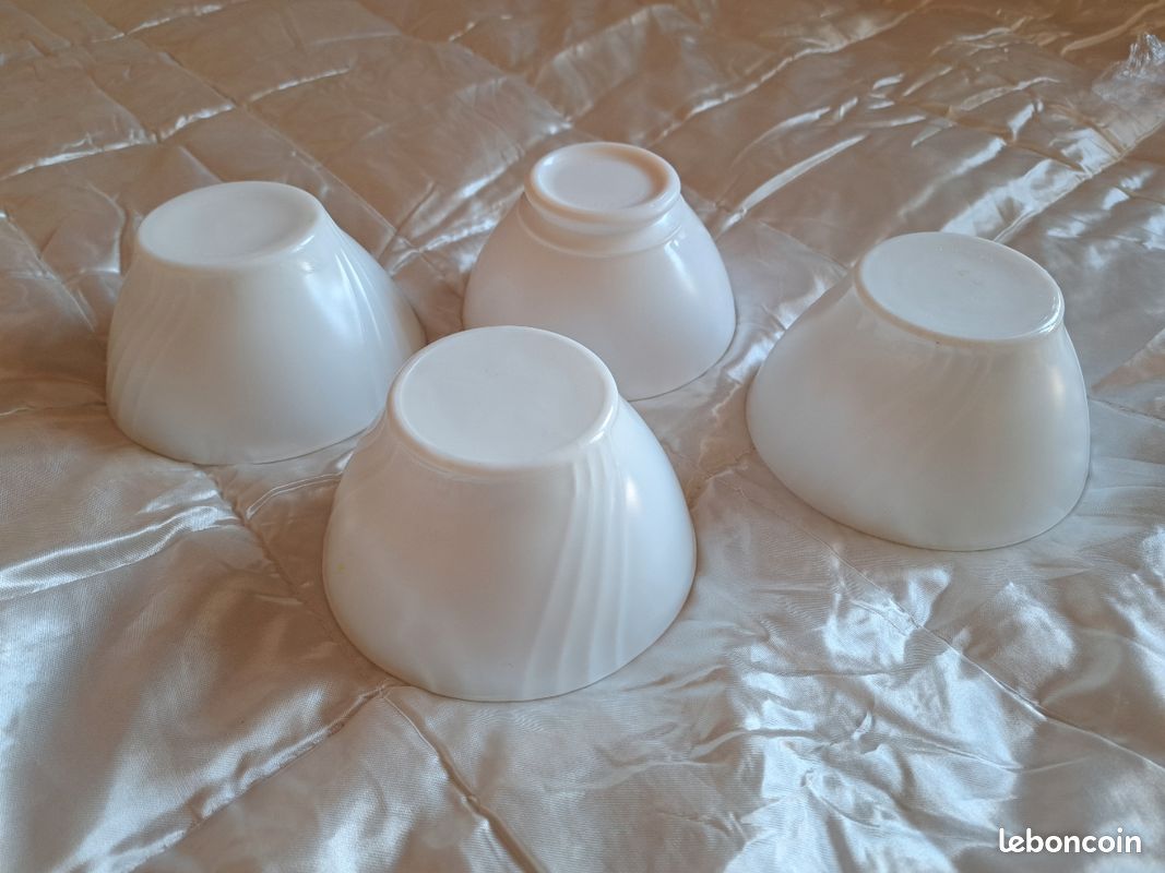 Bol Vintage Arcopal France, Motifs Blanc/rouge Ou Blanc/bleu, Lot De Plusieurs ?