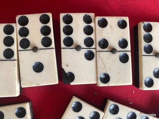 Ancien Jeu De Dominos Miniature - Bois Rouge - Complet Avec Sa Boîte - Fabrication Française