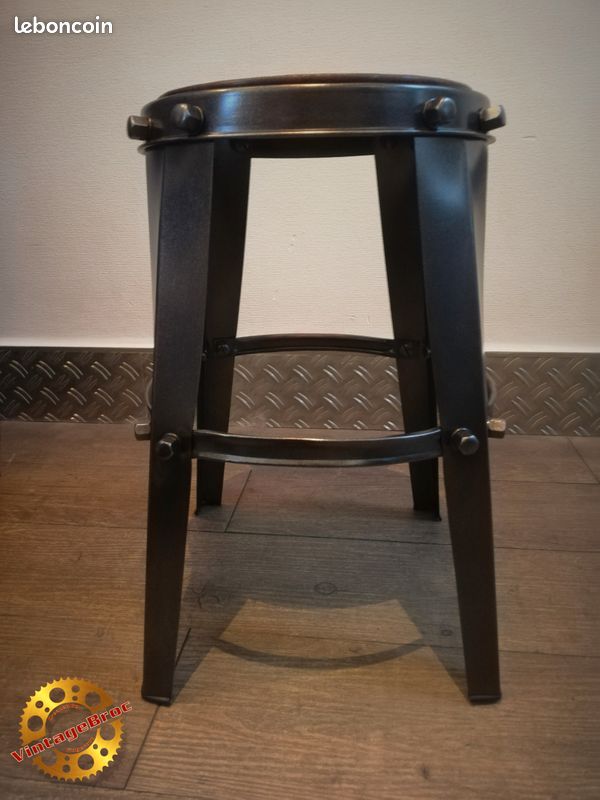 Tabouret Bas d'Atelier en Acier & Boulonneries des Années 50 dans un Esprit Industriel ... Design & Created by Fingercut ... Création Unique  Disponible à la Vente 110 euros (Envoi Possible) (image 8)