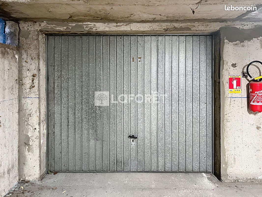Parking 16 m² · à Valence · 16 m² · 85 €/mois