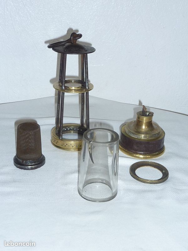 Lampe de mineur en fer et laiton (Boty Bainbridge) / Achille André (Belgique) / 1890 (image 4)