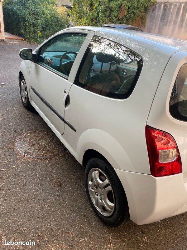 Renault Twingo II 1.2 16V 75 ch Expression – 2011 – 40 640 km (image 2)