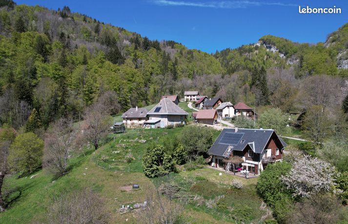 Maison 8 pièces 202 m²