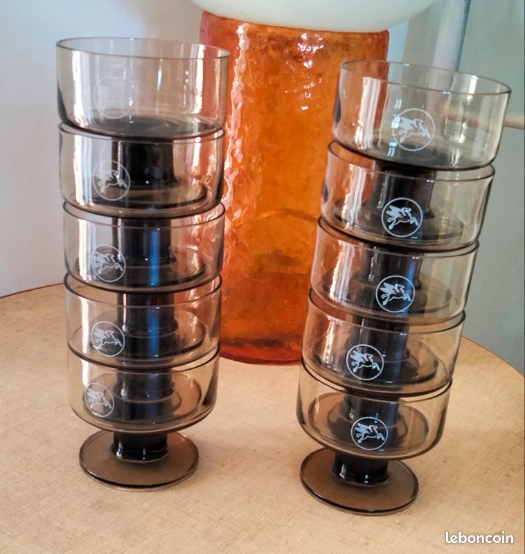 Lot De 4 Coupelles Dessert Ou Champagne En Verre Moulé Fumé - Marque Mobil - Vintage