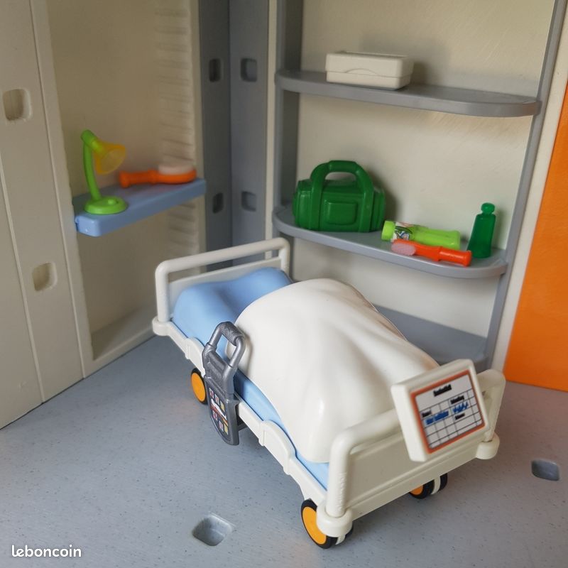 PLAYMOBIL Hôpital 70190 + extensions 6445 et 9848 (image 11)