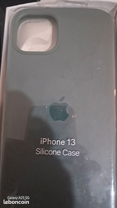 Coque portable en cuir iPhone 13 (image 1)
