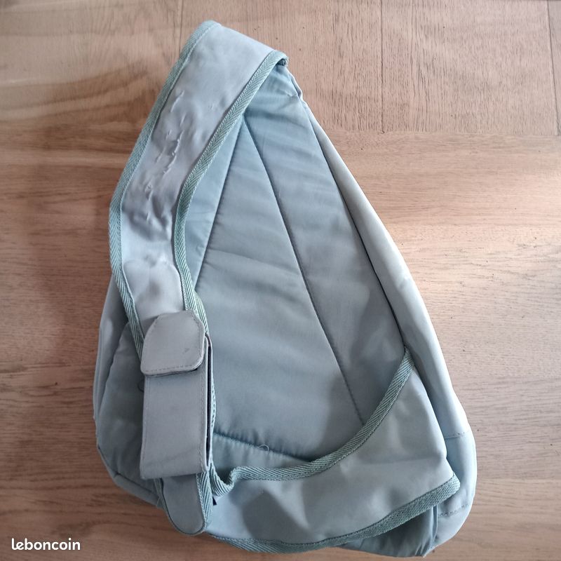 Sac à dos triangulaire (image 2)