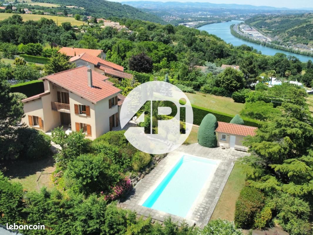 Maison 4 pièces 135 m² · à Saint-Romain-en-Gal · 135 m² · 469 000 €
