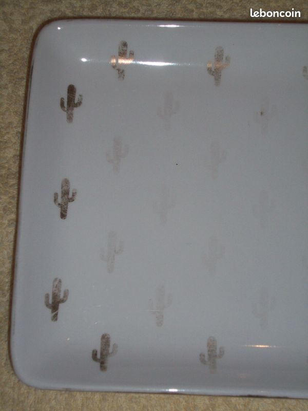 2 PLATS PORCELAINE pour bûche rôti motif cactus cadre doré joli BÉ utilisé Vintage _ À PRENDRE À BAYONNEe (image 3)