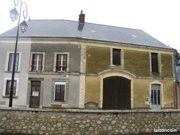 Maison 8 pièces 156 m² · à Loir en Vallée · 156 m² · 82 000 €