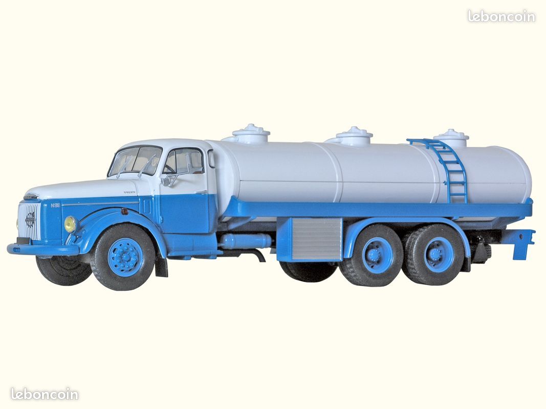 Camion Volvo N88 de 1967 - citerne de lait Mont-Blanc – Voiture