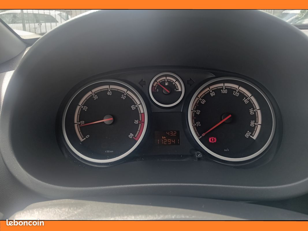 Opel Corsa D restylée 1.0i 12v 65cv Edition -04cv- 112 000 kms (image 8)