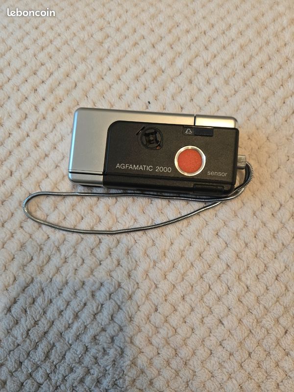 Appareil photo argentique Agfamatic 2000 Pocket Agfa + Housse agfa