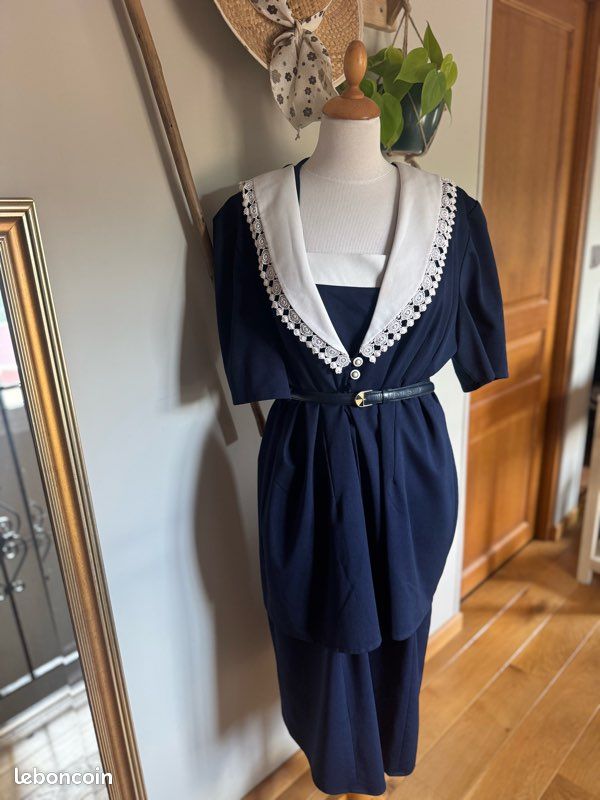 Robe A'GACI Taille XS - Bleu Marine/vert/blanc - Ceinturée - Neuve Sans étiquette (NWOT)