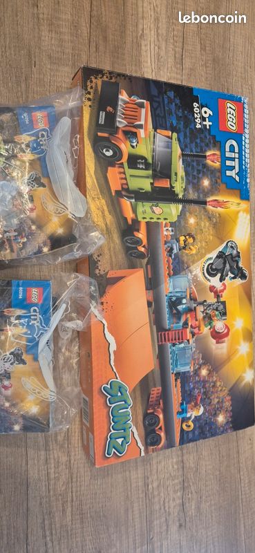 Lego camion des cascadeurs (image 1)