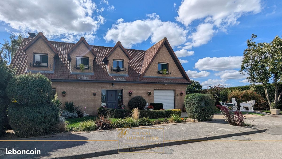Maison 8 pièces 123 m² · à Esquelbecq · 123 m² · 330 000 €