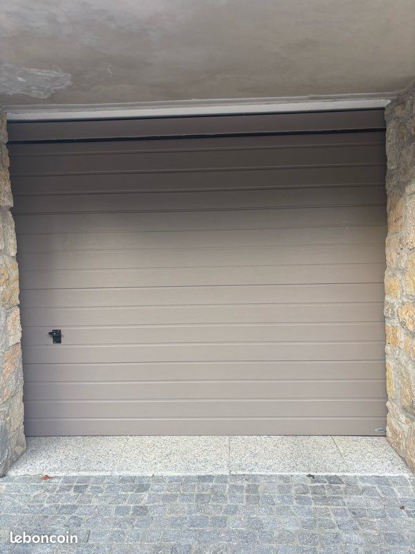 Moteur et porte de garage modèle ISO 45 - NOVOFERM (image 1)
