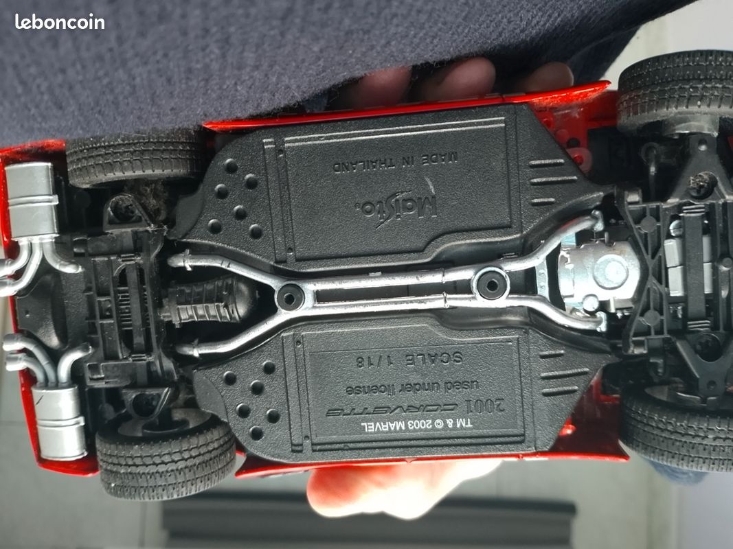 MAISTO ULTIMATE MARVEL Collection Spider-Man Chevrolet Corvette ZR-1