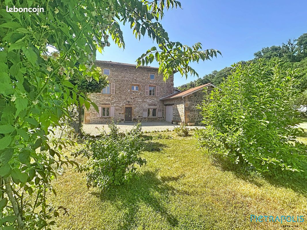 Maison 6 pièces 142 m² · à Le Breuil · 142 m² · 415 000 €