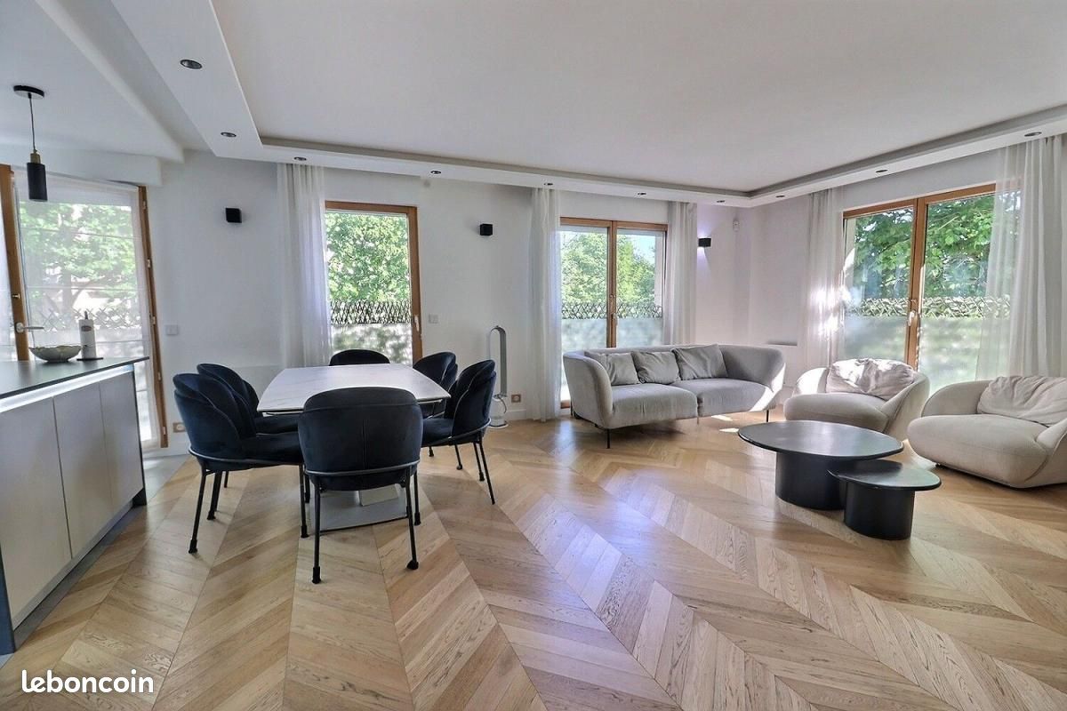 Appartement 4 pièces 92 m² · à Paris · 92 m² · 2 950 €