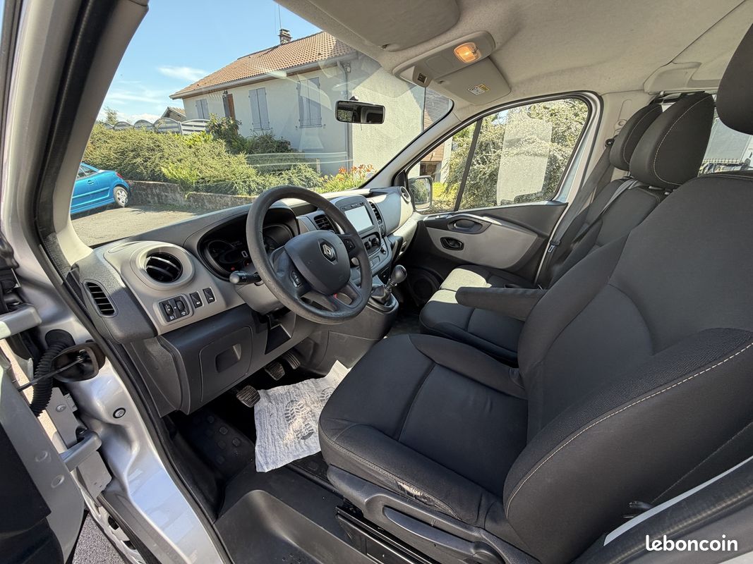 Renault TRAFIC III COMBI L1 1.6 DCI 120CH ENERGY ZEN (image 9)