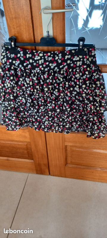 Jupe courte taille 38 (image 1)