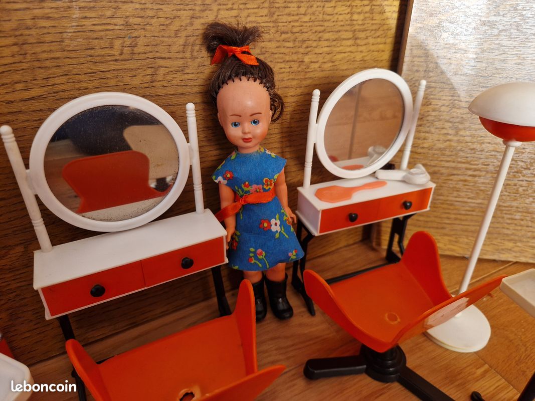 Jouet Ancien DOLLY SALON DE COIFFURE (années 1960) - Plastique Oyonnax - Avec Boîte D'origine