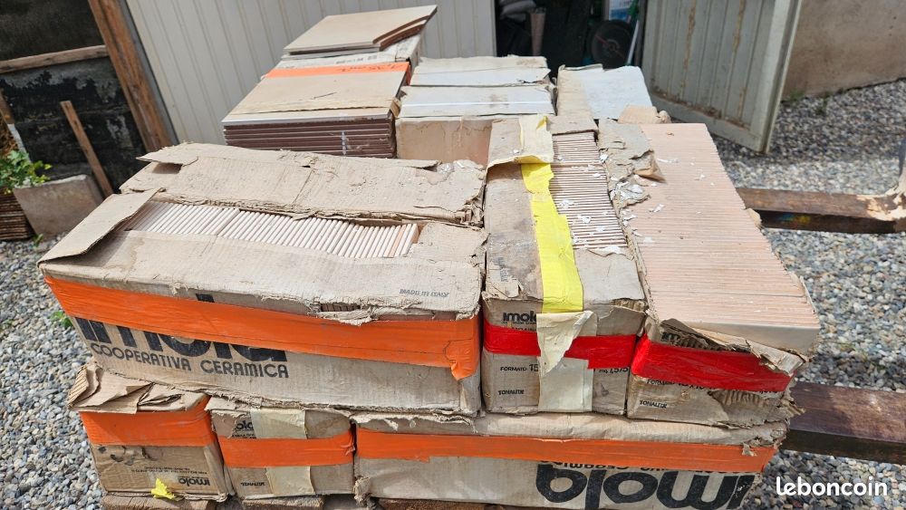 Carrelage 15x15 neuf 15m2 (image 1)