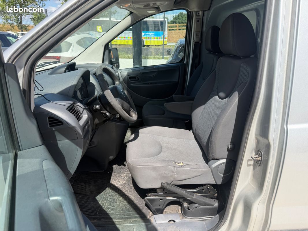 CITROEN JUMPY 2.0 HDI 128 ch BVM6 2 PLACES / CAMÉRA / CLIM / RADAR ARR (image 3)