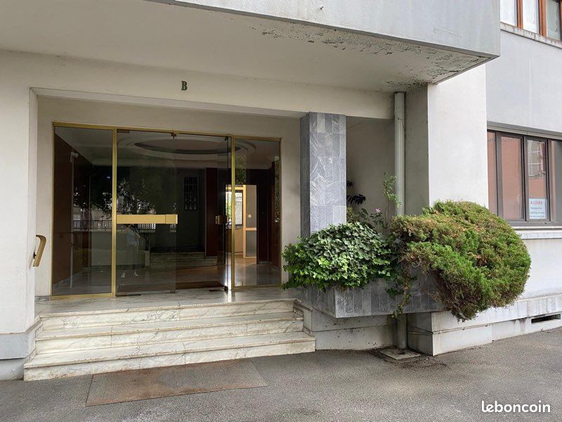 Local commercial 2 pièces 40 m² · à Tarbes · 40 m² · 490 €/mois