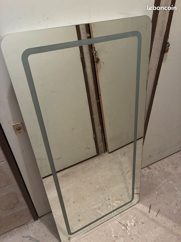 Grand miroir salle de bains à éclairage intégré Lux aqua (image 1)