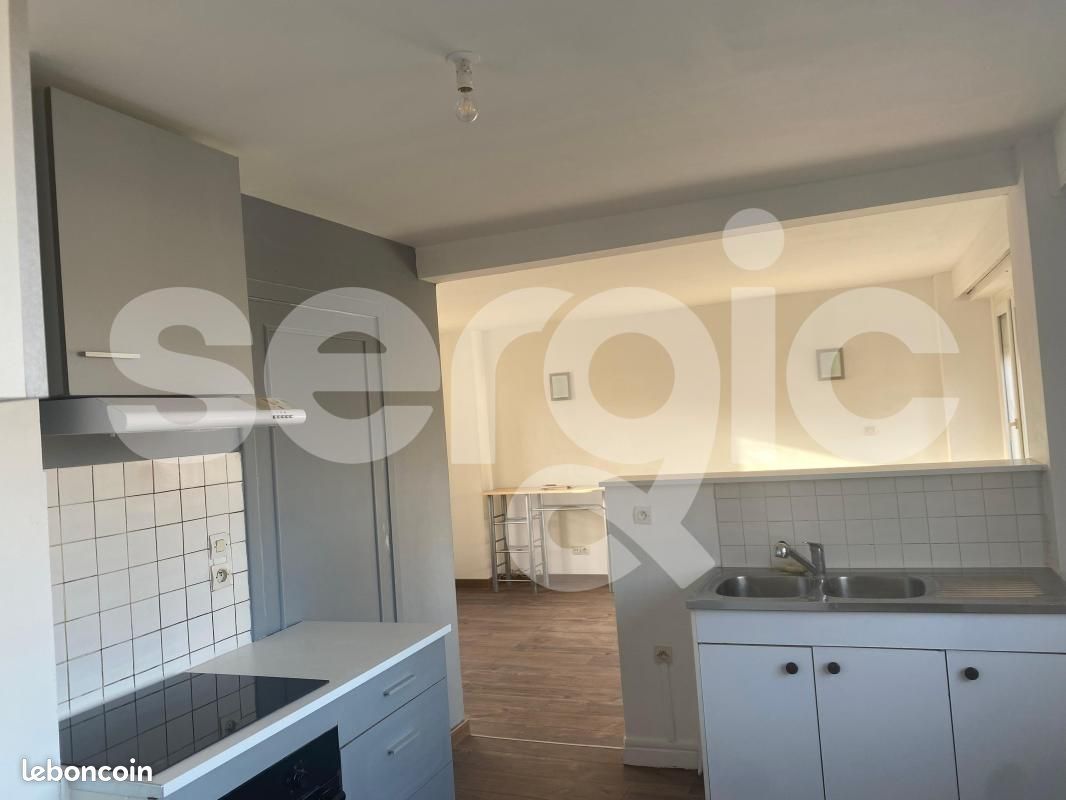 Appartement 1 pièce 47 m² · à Wattrelos · 47 m² · 590 €