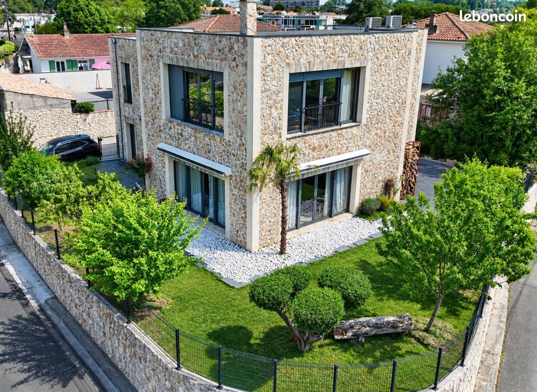 Maison 7 pièces 240 m² · à Floirac · 240 m² · 730 000 €
