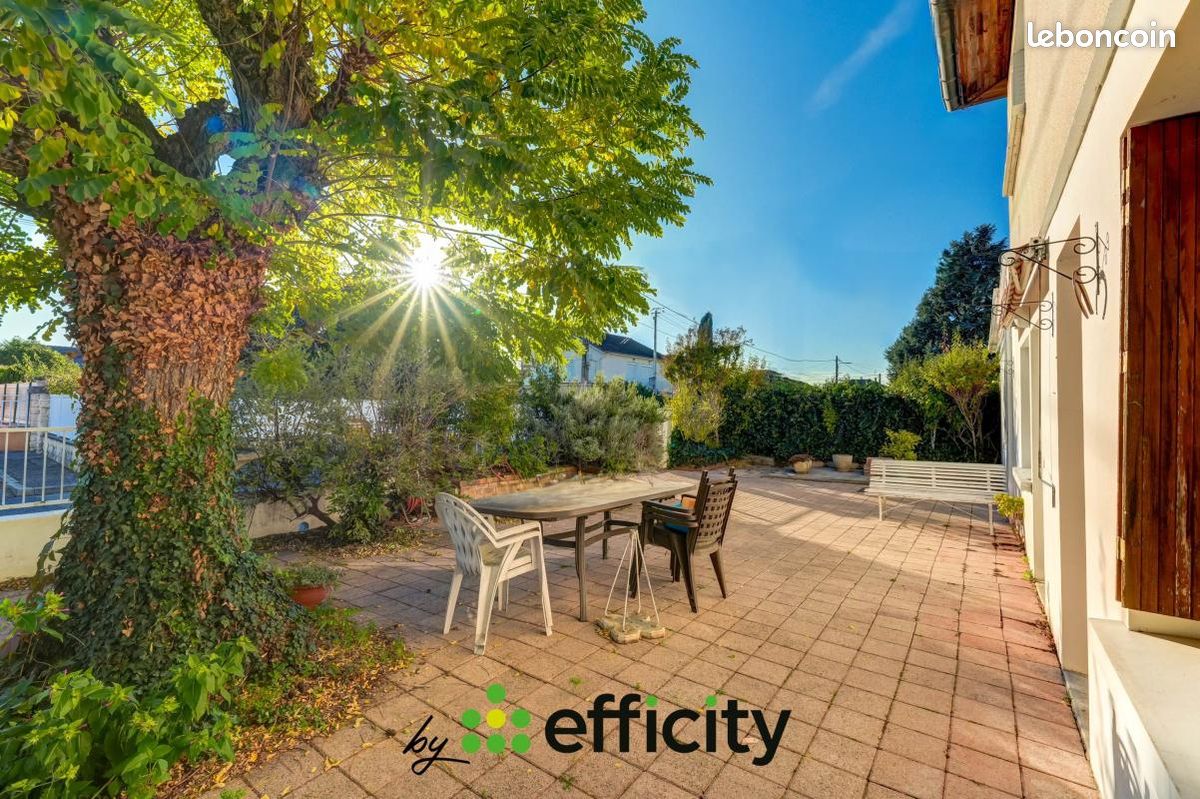 Maison 7 pièces 190 m² · à Saint-Bonnet-de-Mure · 190 m² · 318 000 €