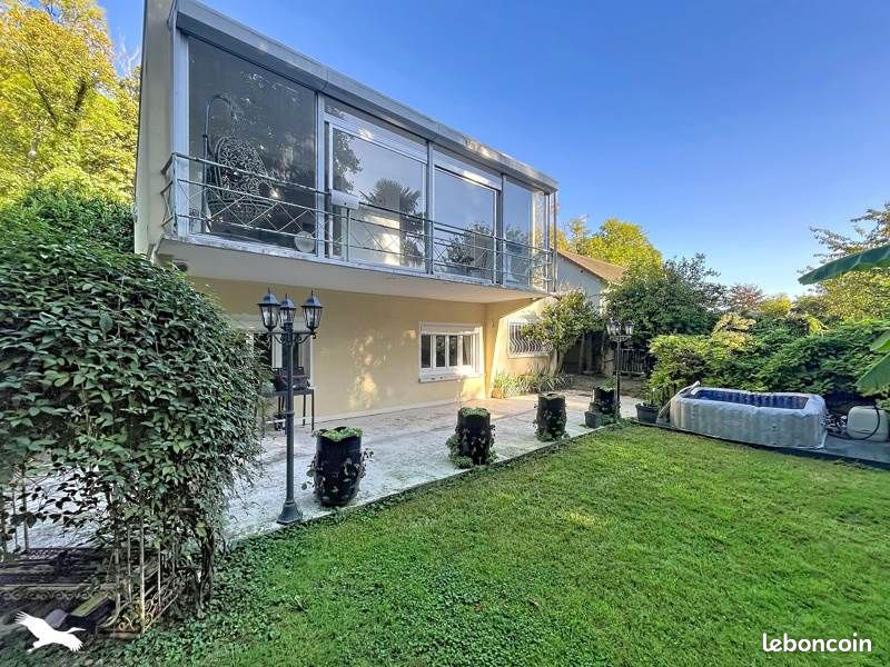 Maison 7 pièces 156 m² · à Auvers-sur-Oise · 156 m² · 459 000 €