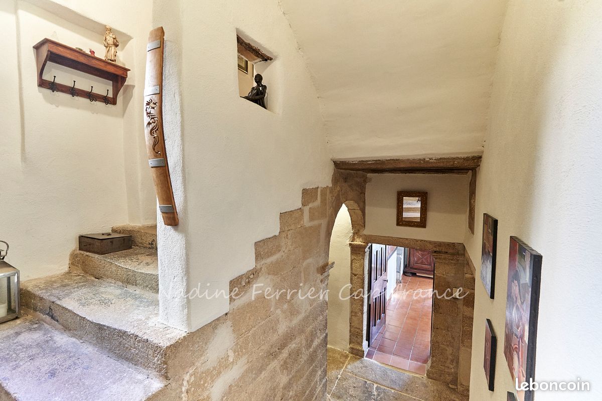 Maison 5 pièces 215 m² · à Jouques · 215 m² · 442 000 €