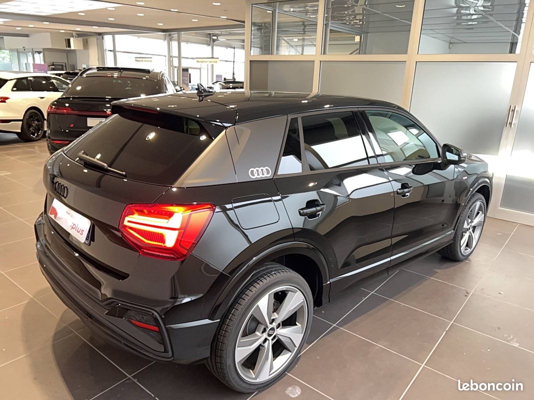 AUDI Q2 35 TFSI 150 S tronic 7 Black Edition (image 5)